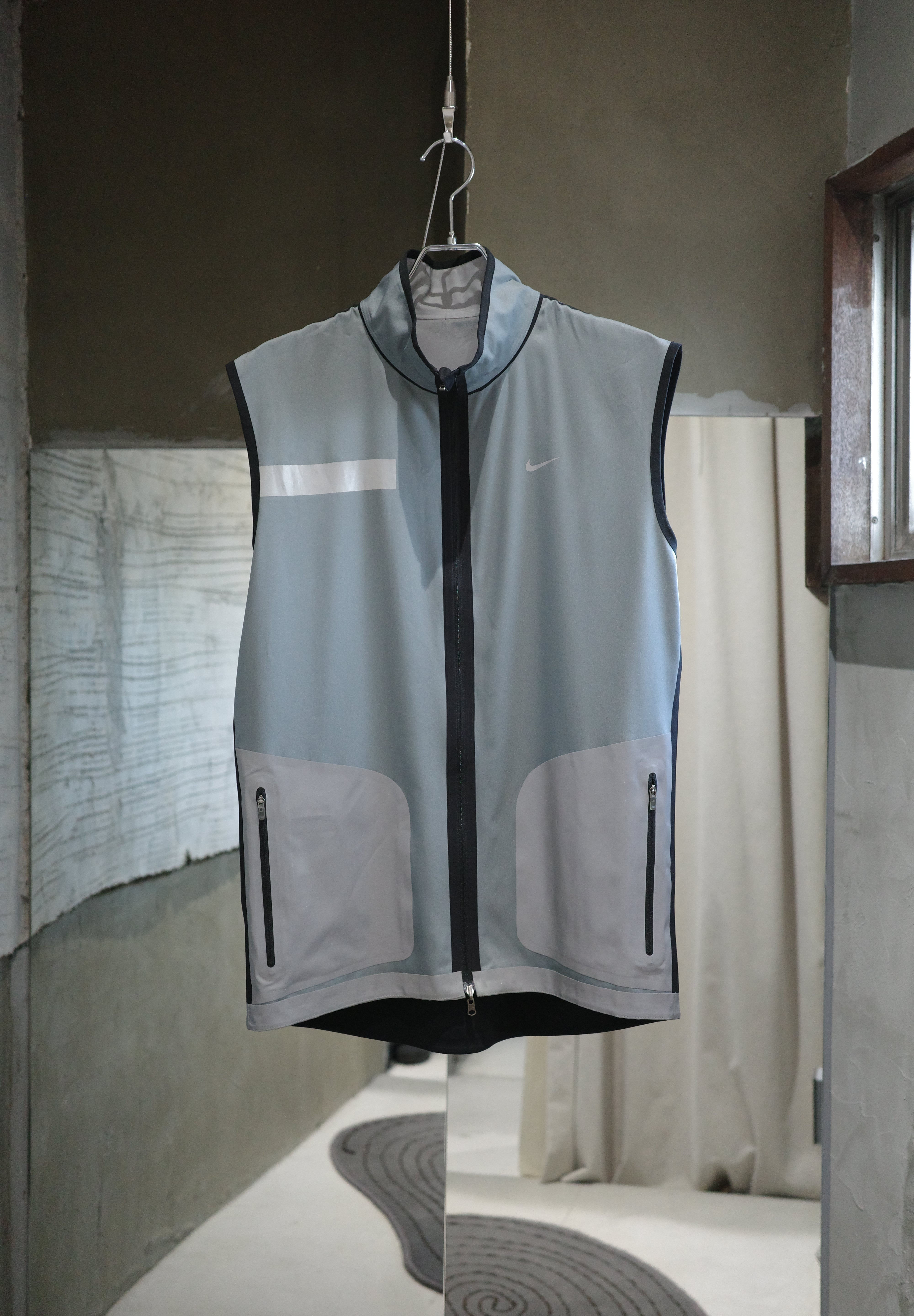 Nike reversible vest