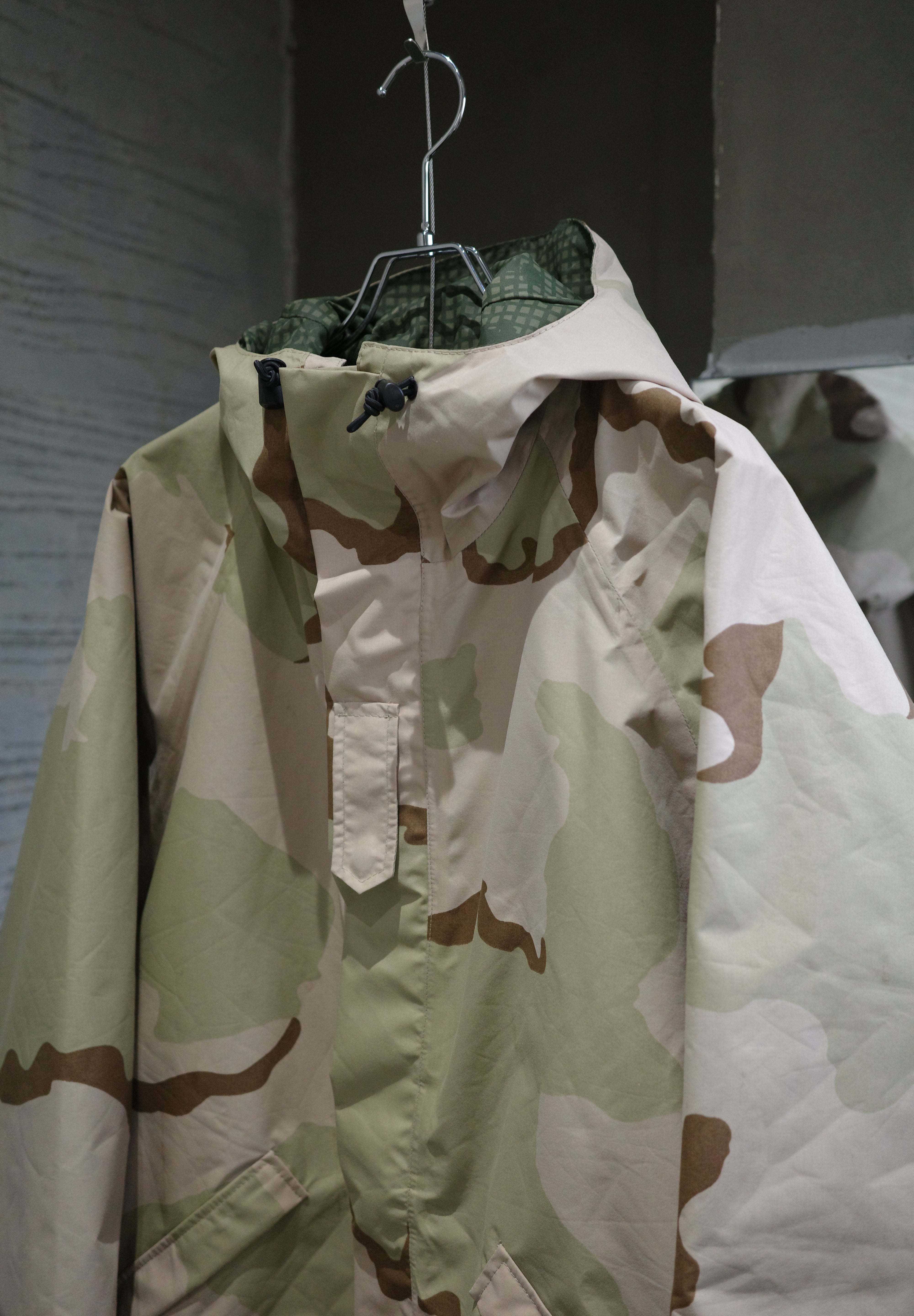 Desert / Night camo Gore-tex reversible jacket