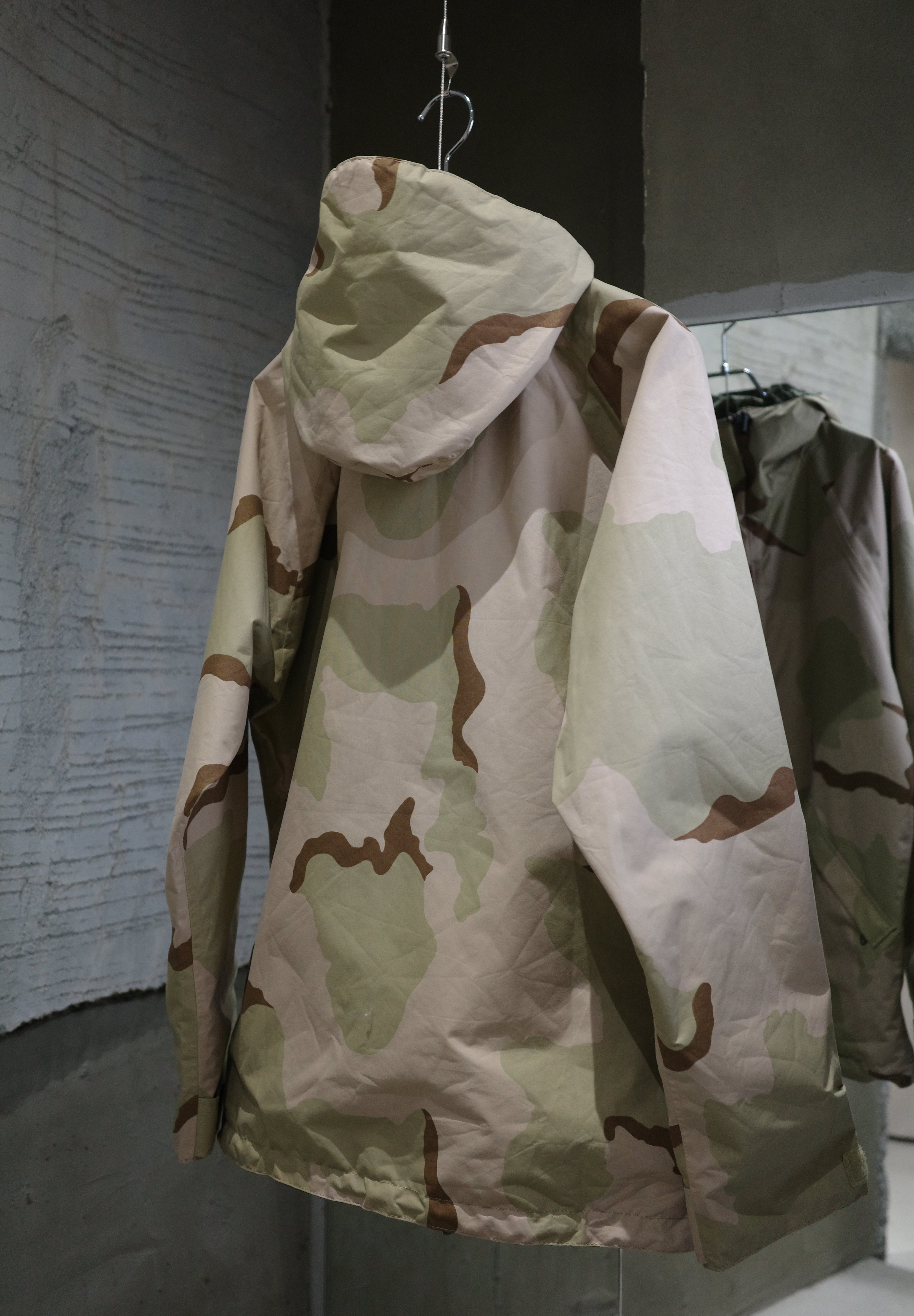 Desert / Night camo Gore-tex reversible jacket