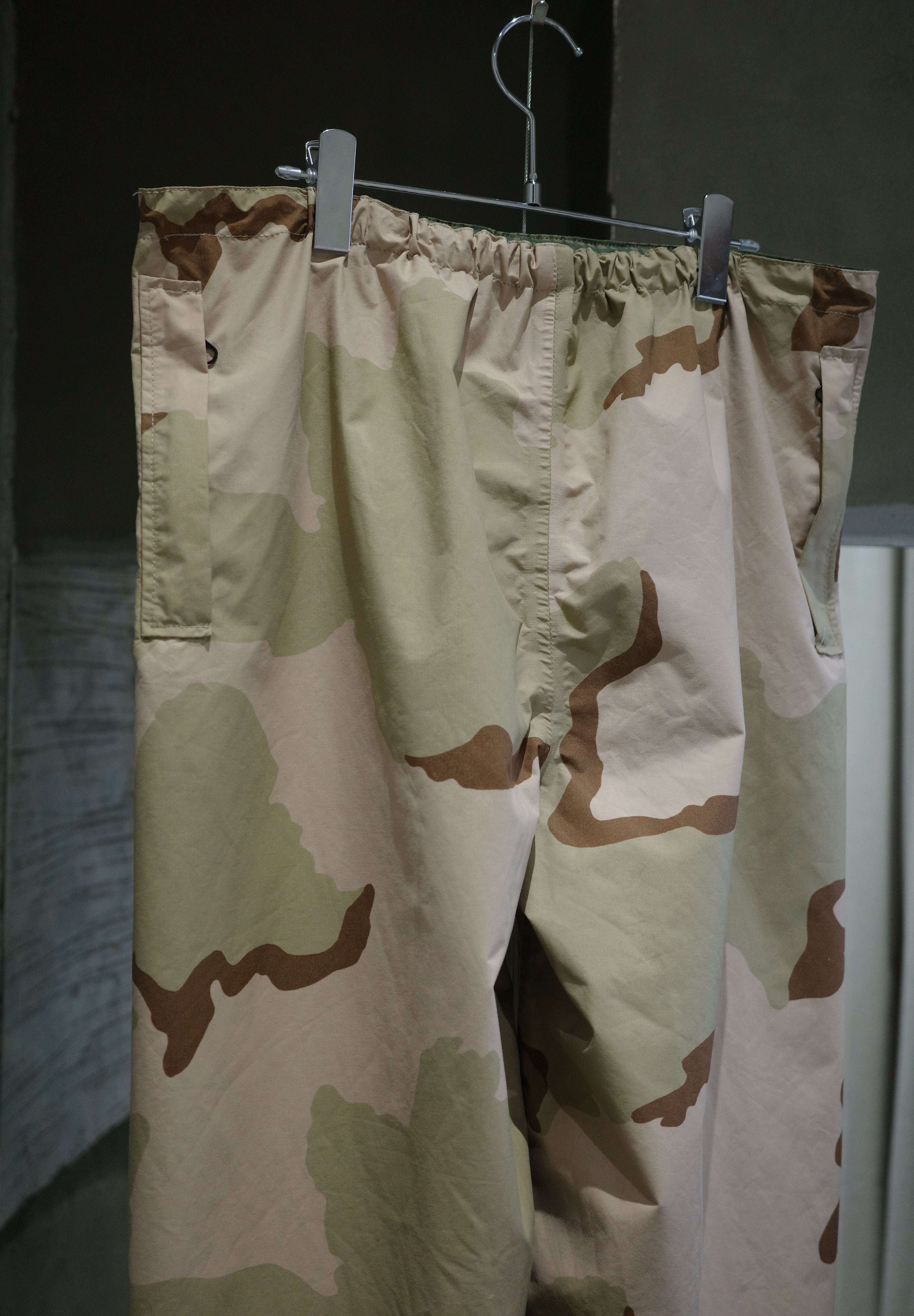 Desert / Night camo Gore tex reversible pants